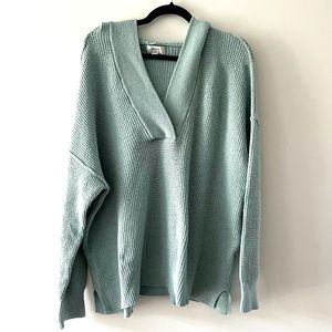 Aerie Oversize Hooded Sweater in Blue, Size Medium